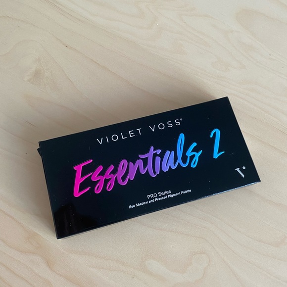 Violet Voss Essentials 2 Palette - Picture 1 of 2